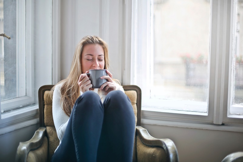 woman drinking coffee