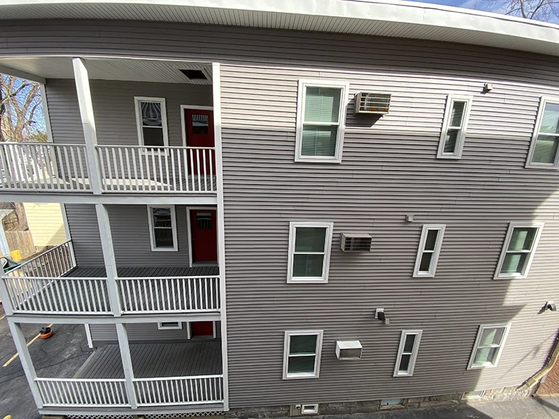 616 Union Street Apartment balconies