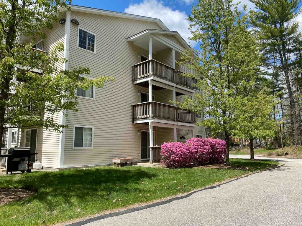 Condo rentals in Hooksett