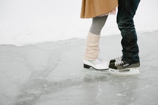 couple ice skating